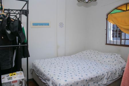Quarto 1 de casa para alugar com 3 quartos, 180m² em Fernão Dias, Belo Horizonte