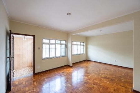 Casa à venda com 275m², 3 quartos e 4 vagasSala