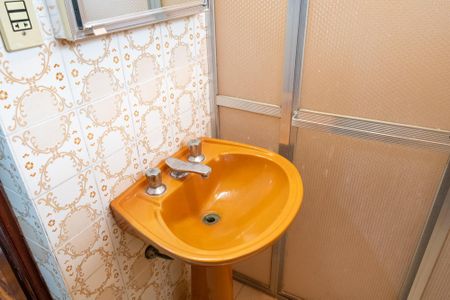 Casa à venda com 275m², 3 quartos e 4 vagasBanheiro Social 2