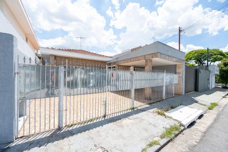 Casa à venda com 275m², 3 quartos e 4 vagasFachada