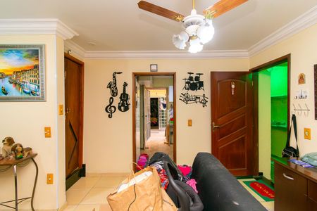 Casa para alugar com 250m², 5 quartos e 4 vagas Casa para alugar com 250m², 5 quartos e 4 vagasSala