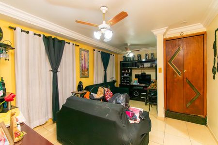 Sala de casa à venda com 5 quartos, 250m² em Parque Residencial Oratorio, São Paulo