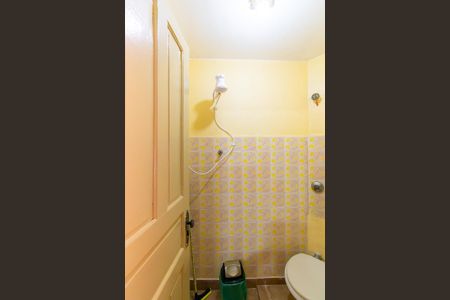 Casa para alugar com 250m², 5 quartos e 4 vagas Casa para alugar com 250m², 5 quartos e 4 vagasBanheiro de Serviço