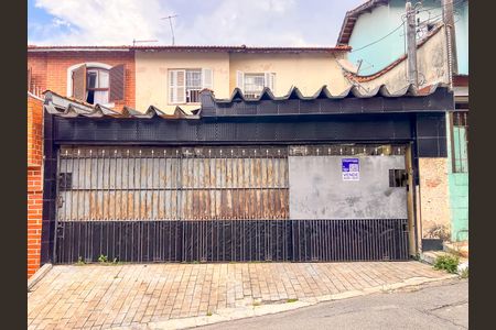 Casa para alugar com 250m², 5 quartos e 4 vagas Casa para alugar com 250m², 5 quartos e 4 vagasFachada