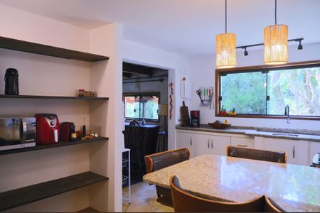 Casa para alugar com 3 quartos, 200m² em Lagoa da Conceição, Florianópolis