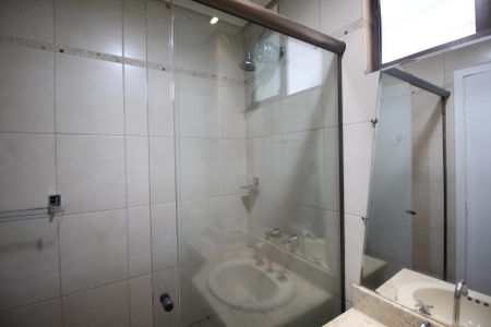 Apartamento para alugar com 95m², 2 quartos e sem vagaBanheiro
