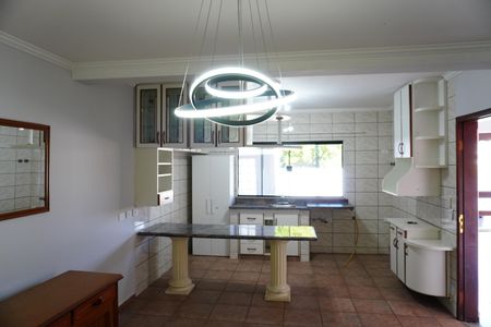 Casa para alugar com 416m², 4 quartos e 6 vagasCozinha 