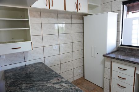 Casa para alugar com 416m², 4 quartos e 6 vagasCozinha 