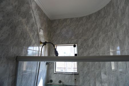 Casa para alugar com 416m², 4 quartos e 6 vagasBanheiro da Suíte 1