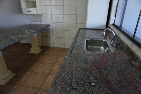 Casa para alugar com 416m², 4 quartos e 6 vagasCozinha 