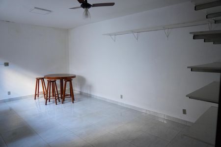 Casa para alugar com 416m², 4 quartos e 6 vagasDispensa