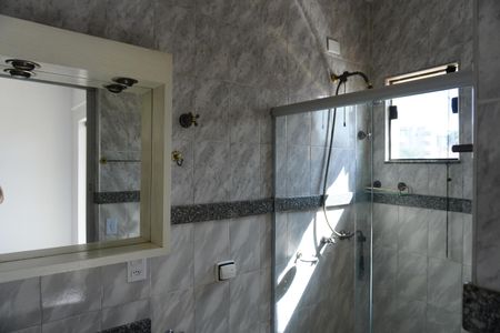 Casa para alugar com 416m², 4 quartos e 6 vagasBanheiro da Suíte 1