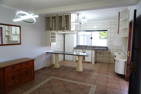 Casa para alugar com 416m², 4 quartos e 6 vagasCozinha 