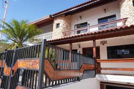 Casa para alugar com 416m², 4 quartos e 6 vagasFachada