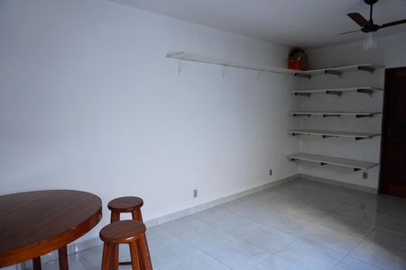 Casa para alugar com 416m², 4 quartos e 6 vagasDispensa