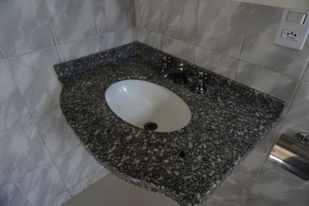 Casa para alugar com 416m², 4 quartos e 6 vagasBanheiro da Suíte 1