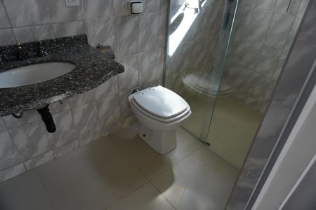 Casa para alugar com 416m², 4 quartos e 6 vagasBanheiro da Suíte 1