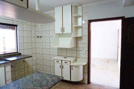 Casa para alugar com 416m², 4 quartos e 6 vagasCozinha 