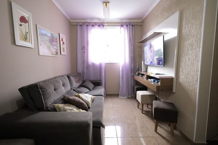 Sala de apartamento à venda com 2 quartos, 47m² em Vila Eldizia, Santo André
