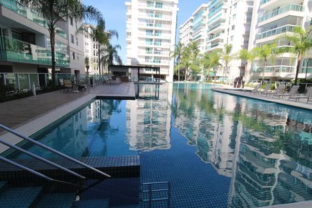 Apartamento à venda com 82m², 2 quartos e 1 vagaPiscina