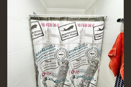 Casa à venda com 138m², 3 quartos e 3 vagasBanheiro da Suíte