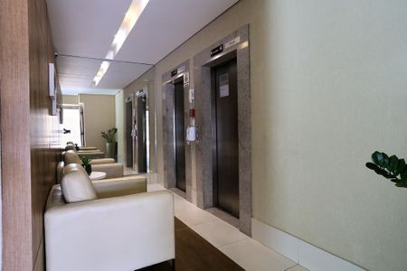 Apartamento à venda com 56m², 2 quartos e 1 vaga Apartamento à venda com 56m², 2 quartos e 1 vagaHall