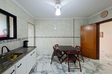Apartamento para alugar com 108m², 2 quartos e 2 vagasCozinha 