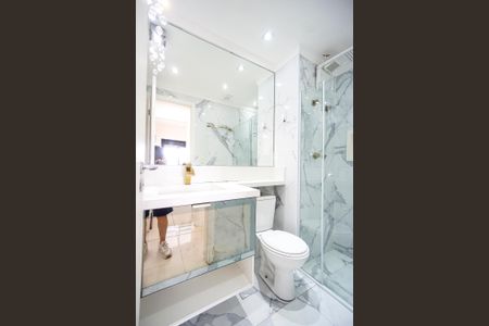 Apartamento à venda com 63m², 2 quartos e 1 vaga Apartamento à venda com 63m², 2 quartos e 1 vagaBanheiro social