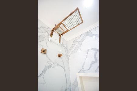 Apartamento à venda com 63m², 2 quartos e 1 vaga Apartamento à venda com 63m², 2 quartos e 1 vagaChuveiro