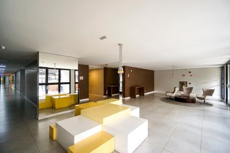 Apartamento à venda com 63m², 2 quartos e 1 vaga Apartamento à venda com 63m², 2 quartos e 1 vagaHall social