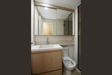 Banheiro de kitnet/studio para alugar com 1 quarto, 31m² em Cerqueira César, São Paulo