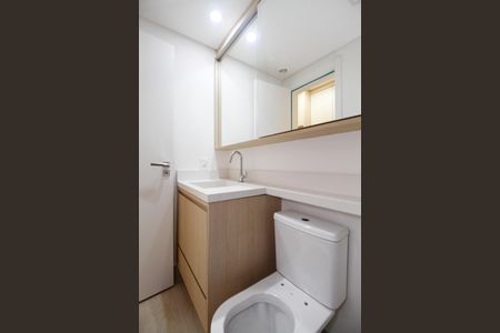 Banheiro de kitnet/studio para alugar com 1 quarto, 31m² em Cerqueira César, São Paulo