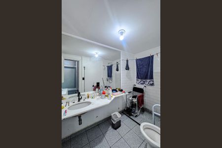 Apartamento à venda com 122m², 4 quartos e 2 vagasBanheiro da Suíte 1