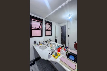 Apartamento à venda com 122m², 4 quartos e 2 vagasBanheiro da Suíte 1