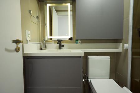 Apartamento à venda com 47m², 2 quartos e sem vaga Apartamento à venda com 47m², 2 quartos e sem vagaBanheiro Social