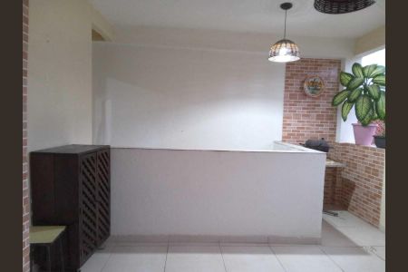 Sala de casa de condomínio para alugar com 2 quartos, 168m² em Pilares, Rio de Janeiro