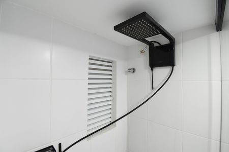 Banheiro de apartamento para alugar com 2 quartos, 55m² em Santo Antônio, São José dos Pinhais