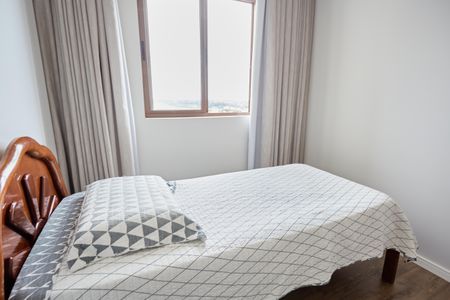 Quarto 1 de apartamento para alugar com 2 quartos, 55m² em Santo Antônio, São José dos Pinhais