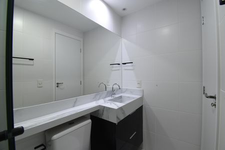 Banheiro de apartamento para alugar com 2 quartos, 55m² em Santo Antônio, São José dos Pinhais