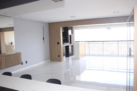 Sala com varanda gourmet de apartamento à venda com 3 quartos, 106m² em Jardim Flor da Montanha, Guarulhos