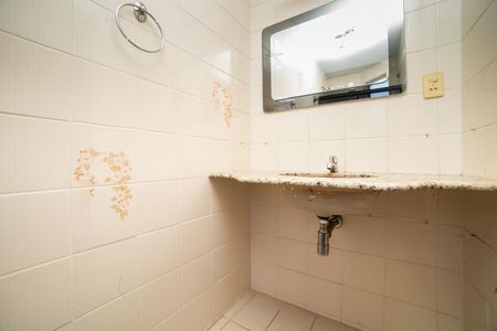 Apartamento à venda com 83m², 3 quartos e 2 vagasBanheiro da Suíte