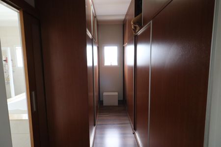 Casa à venda com 360m², 5 quartos e 6 vagasCloset da suíte 1