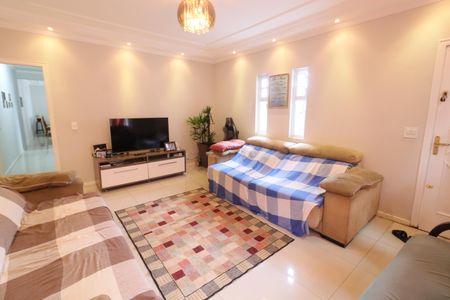 Sala de casa à venda com 5 quartos, 289m² em Km 18, Osasco