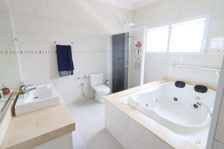 Banheiro da Suíte 1 de casa à venda com 5 quartos, 289m² em Km 18, Osasco