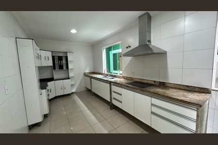 Cozinha de casa de condomínio para alugar com 3 quartos, 300m² em Vargem Pequena, Rio de Janeiro