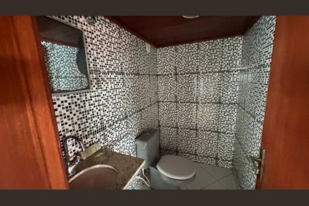 Casa de condomínio para alugar com 300m², 3 quartos e 3 vagasBanheiro Social