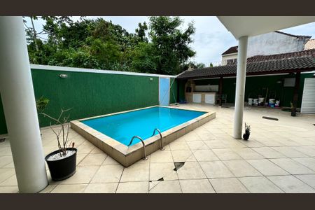 Casa de condomínio para alugar com 300m², 3 quartos e 3 vagasÁrea comum - Piscina