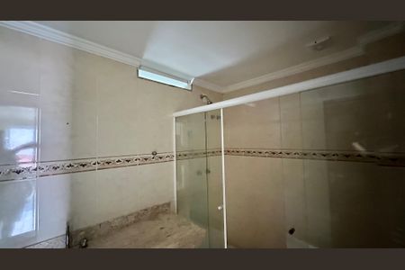 Casa de condomínio para alugar com 300m², 3 quartos e 3 vagasBanheiro quarto 2