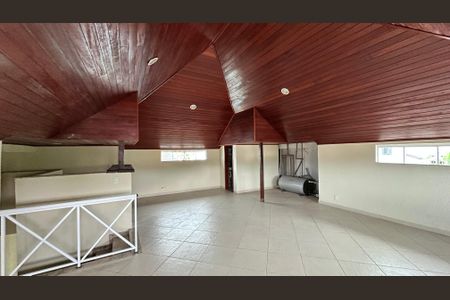 Casa de condomínio para alugar com 300m², 3 quartos e 3 vagasSótão 