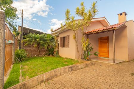 Casa para alugar com 80m², 2 quartos e 2 vagas Casa para alugar com 80m², 2 quartos e 2 vagasJardim/Fachada